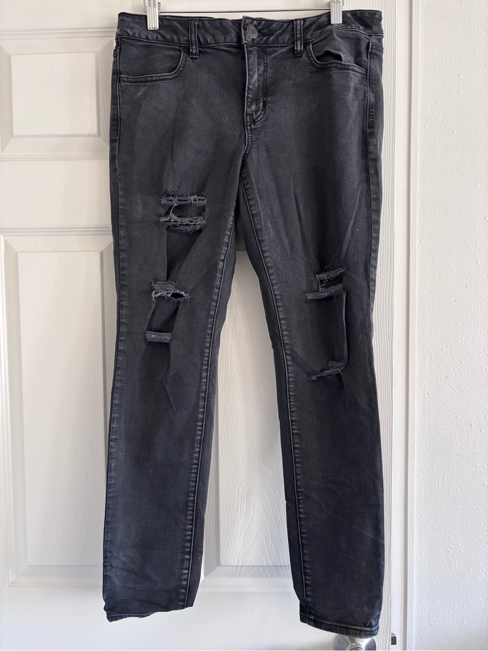 American Eagle Outfitters Black Distressed Jeggings